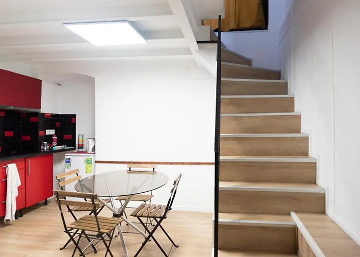 Comfortable 49 M Apartment In The Heart Of Paris