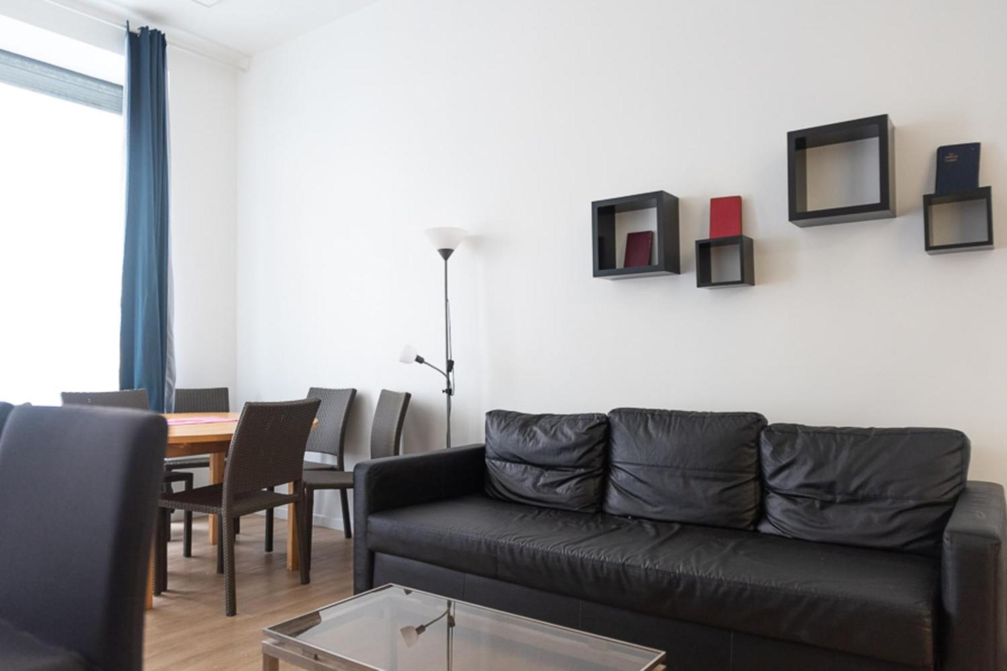 Comfortable 49 M In The Heart Of París